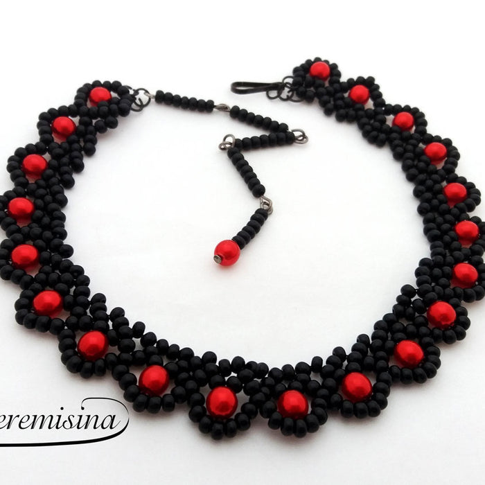 DIY: Beadwork Basics: Base for necklace with czech glass seed beads