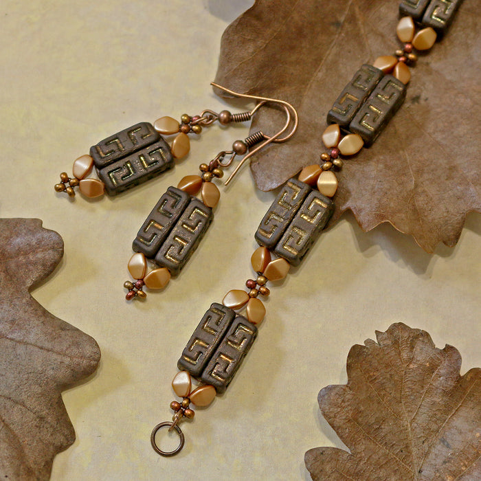 Bracelet and earrings KELTOS from Celtic Block beads by Sylwia Vynšová