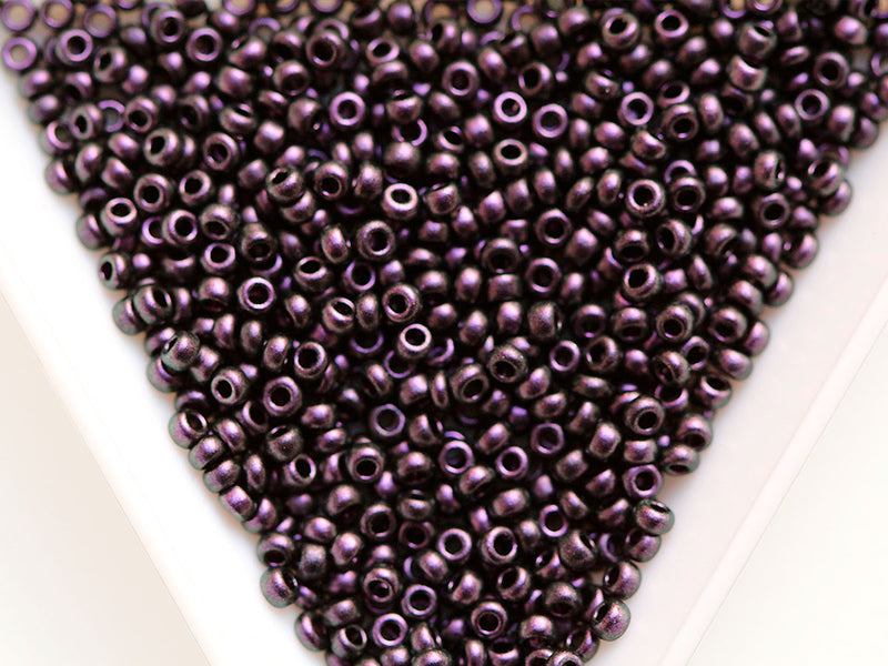 20 g Rocailles 10/0, Jet Polychrome Black Currant, Czech Glass