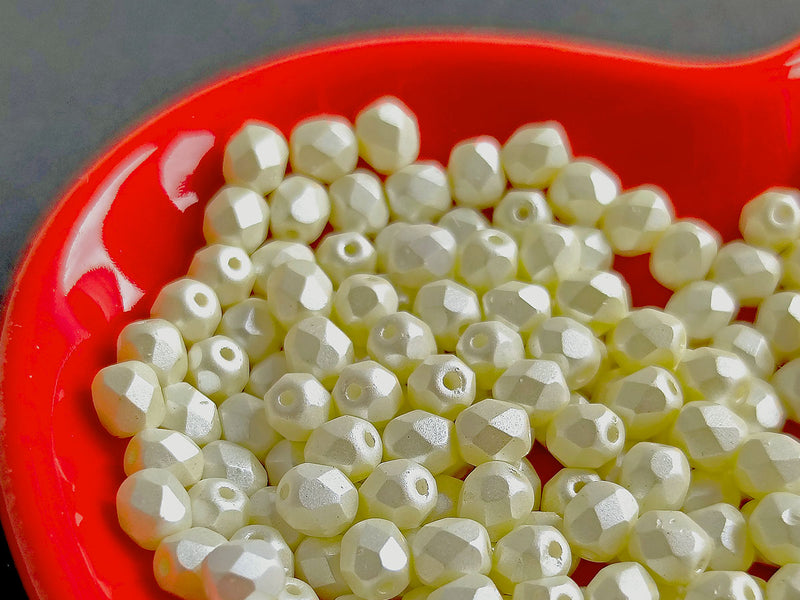 100 pcs Fire Polished Faceted Beads Round, 4mm, Pastel Light Cream, Czech Glass