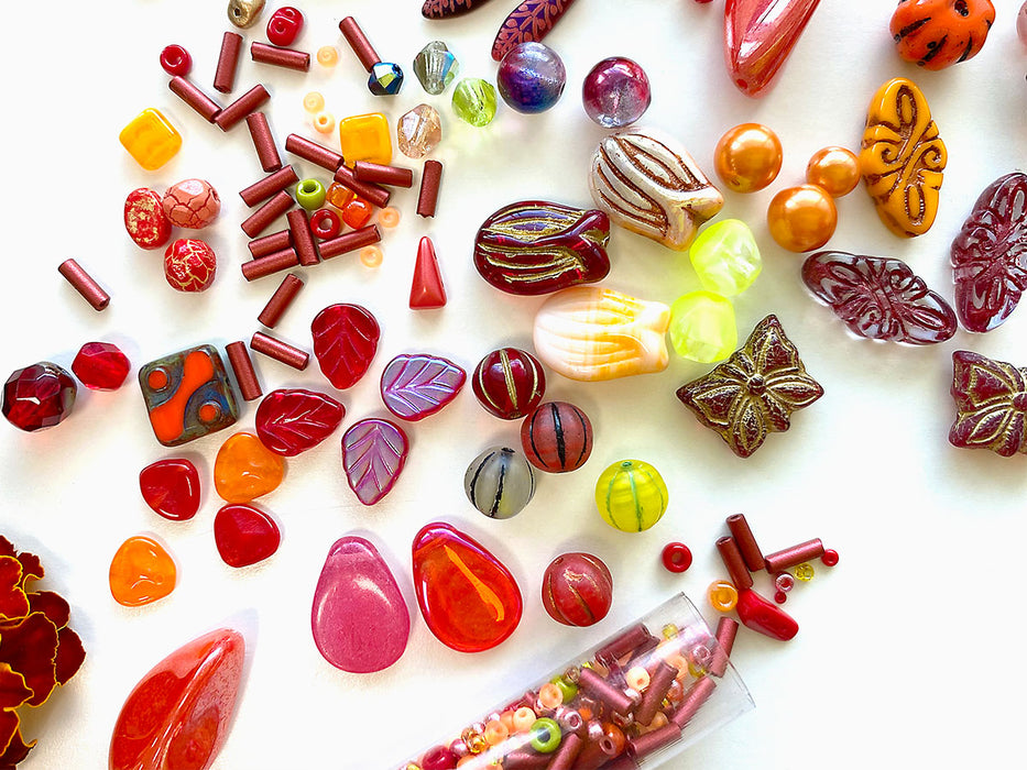 65 g (2,29 oz) Unique Mix of Czech Glass Beads for Jewelry Making, Beads & Bead assortments. Pressed Beads, Matubo, Rocailles et al. Mixed Shapes and Size, Composition Zanzibar