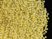 Rocailles Size 11/0 Vanilla Velvet Czech Glass Beige Yellow