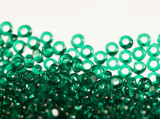 10 g 13/0 1-Cut Seed Beads Charlotte Preciosa Ornela, Green Emerald Transparent, Czech Glass