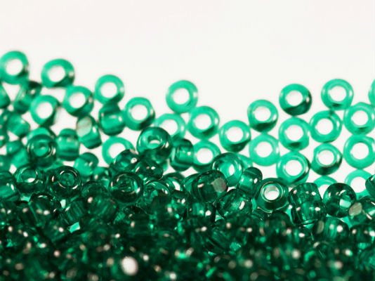10 g 13/0 1-Cut Seed Beads Charlotte Preciosa Ornela, Green Emerald Transparent, Czech Glass