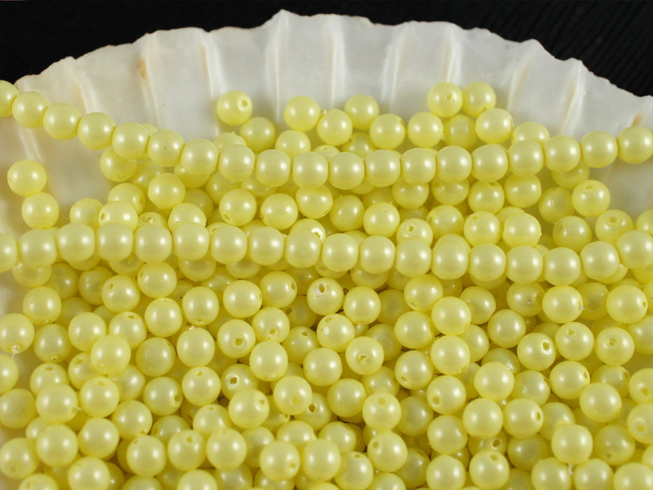 100 pcs Round Pearl Beads, 4mm, Baby Yellow Pastel, Czech Glass