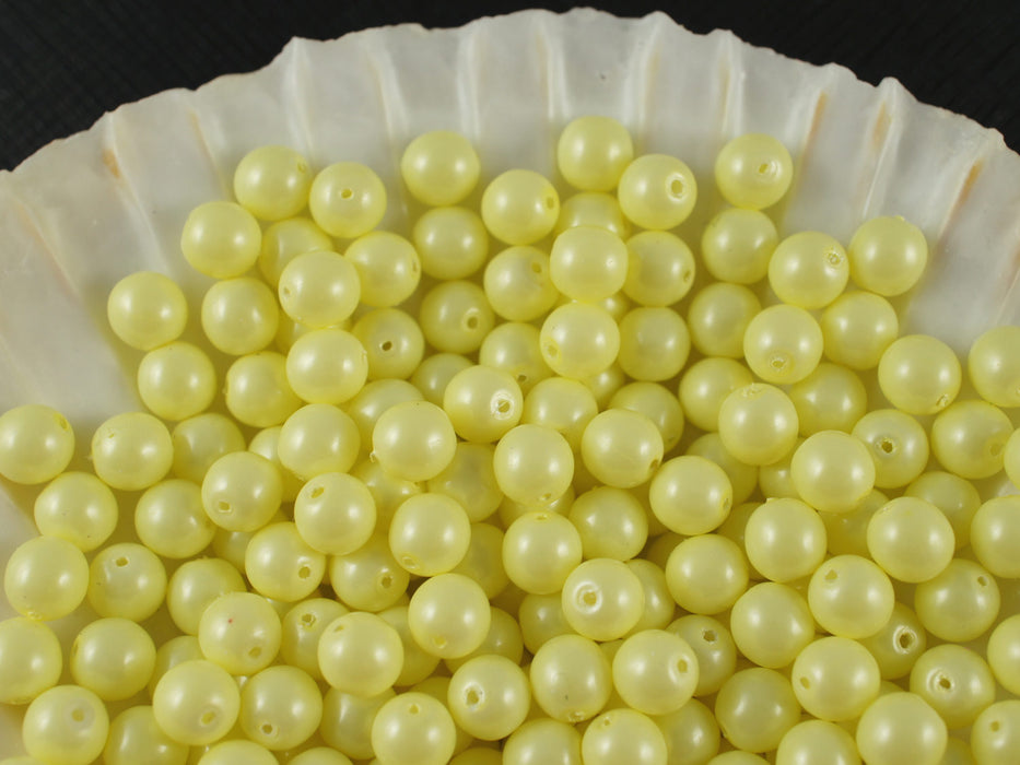50 pcs Round Pearl Beads, 6mm, Baby Yellow Pastel, Czech Glass
