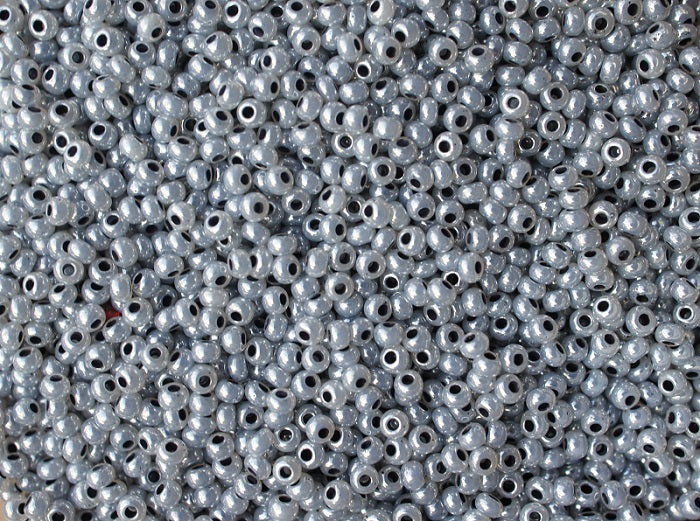 20 g 8/0 Seed Beads Preciosa Ornela, Gray Luster, Czech Glass