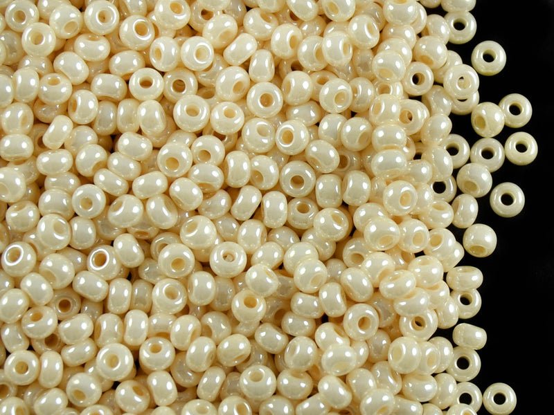 20 g 8/0 Seed Beads Preciosa Ornela, Beige Luster, Czech Glass