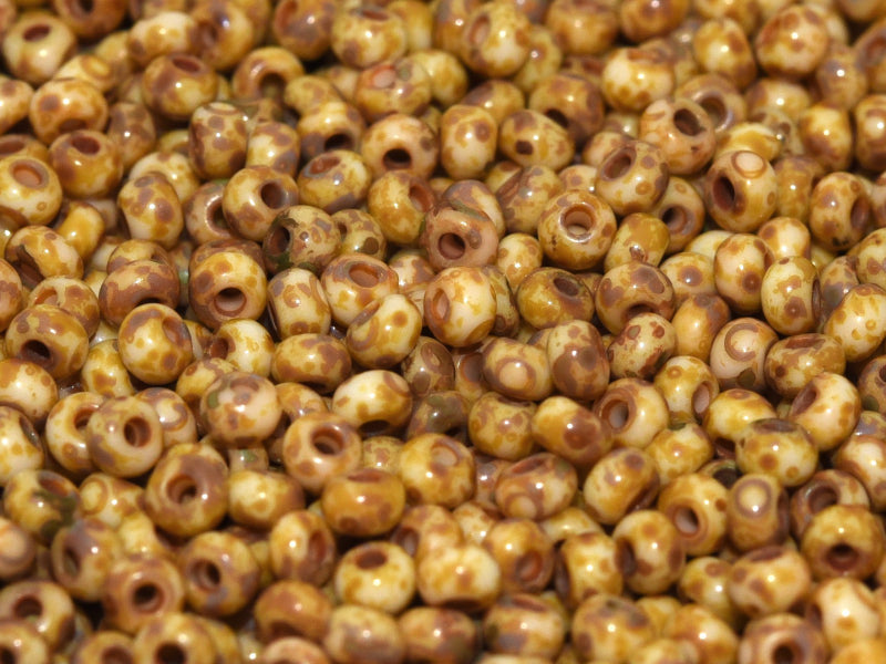 20 g 8/0 Seed Beads, Chalk White Dark Travertin, Czech Glass