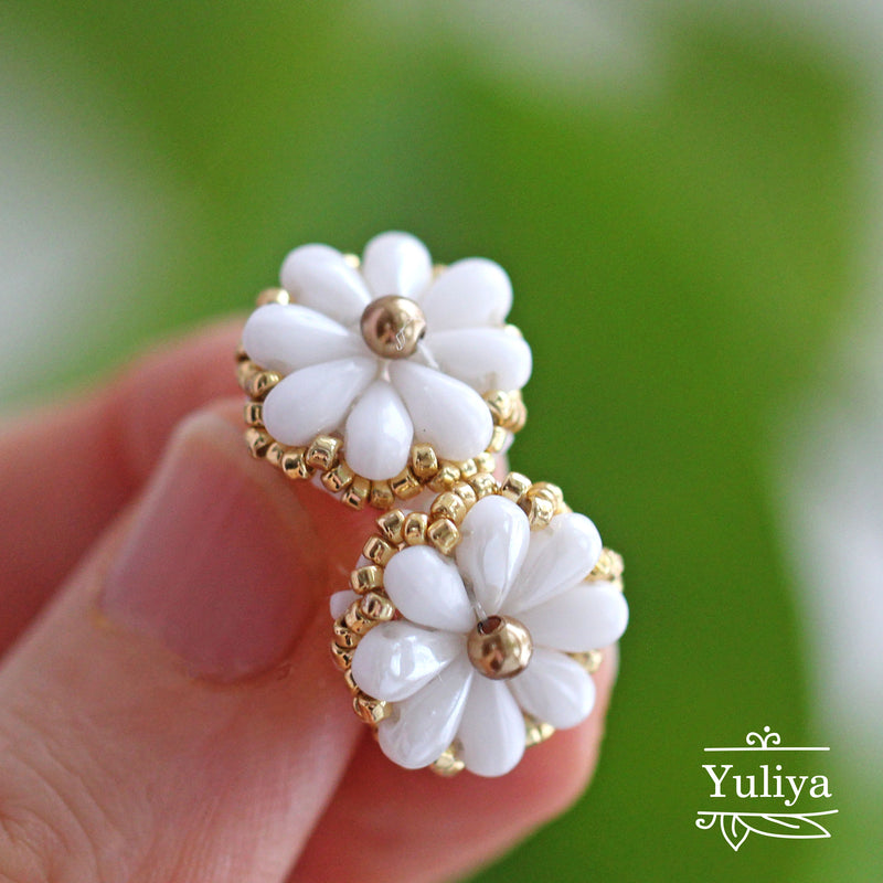 PDF Tutorial Daisy Stud Earrings
