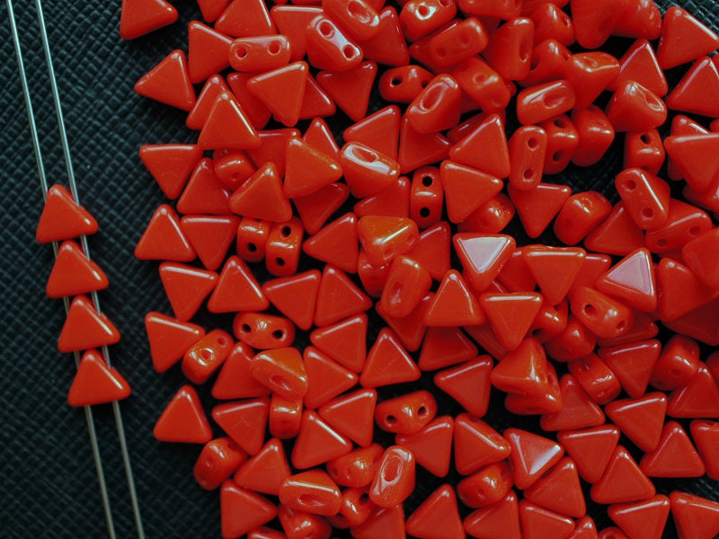 50 pcs Khéops® Par Puca® 2-hole Beads, Triangle 6mm, Opaque Coral Red, Czech Glass