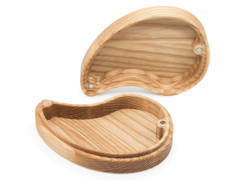 1 pc Jewelry Box Made Of Ash Wood With a Magnetic Lid
