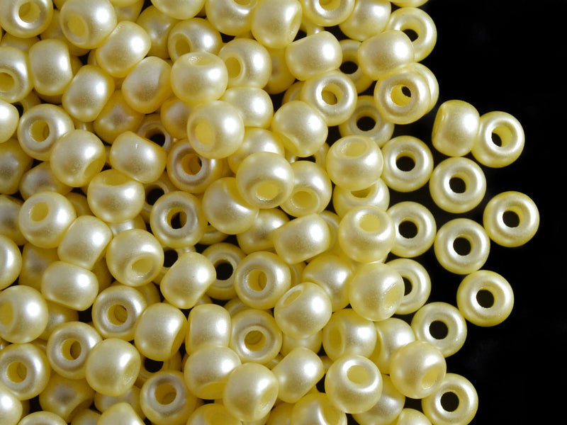 50 pcs Pony Pressed Beads, 2mm Hole, 5.5mm, Pastel Cream, Czech Glass