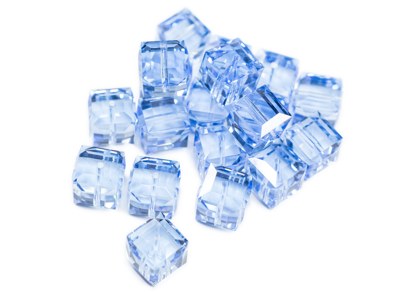 4 pcs Swarovski Elements 5601 Cube, 8mm, Light Sapphire