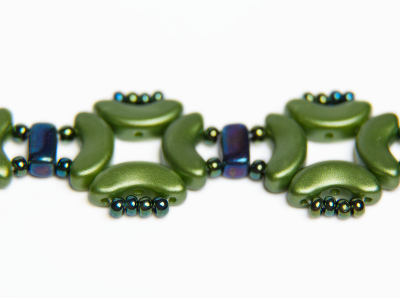 1 pc DIY Beading Kit for Jewelry Making (Bracelet) Magic Identity, Green Blue Iris, Czech Glass Beads